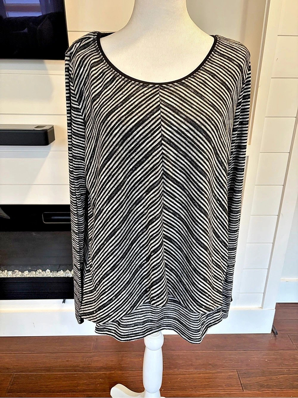 Grace Long Sleeve Blouse in Black & White Size Large NWT